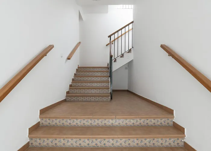 Perez Zara 7 * קוניל דה לה פרונטרה